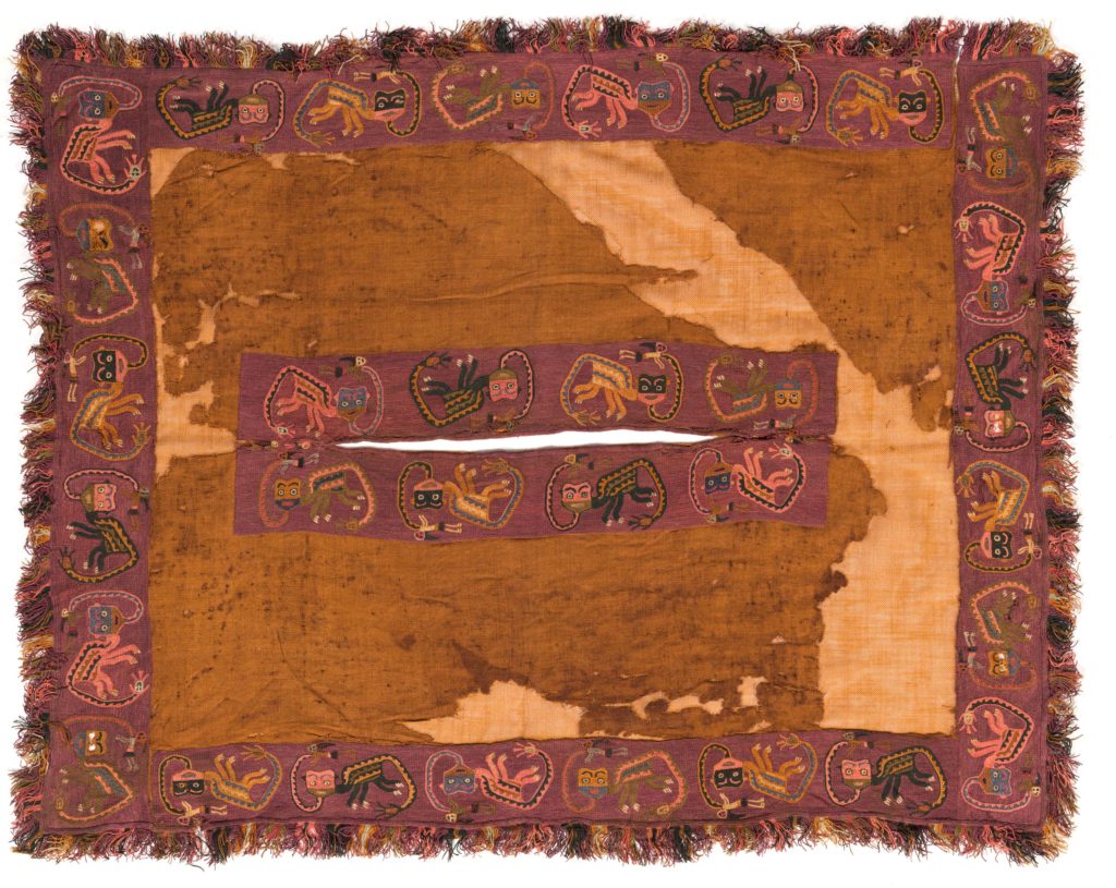 poncho with monkey from Intermedio Temprano – Paracas Necrópolis