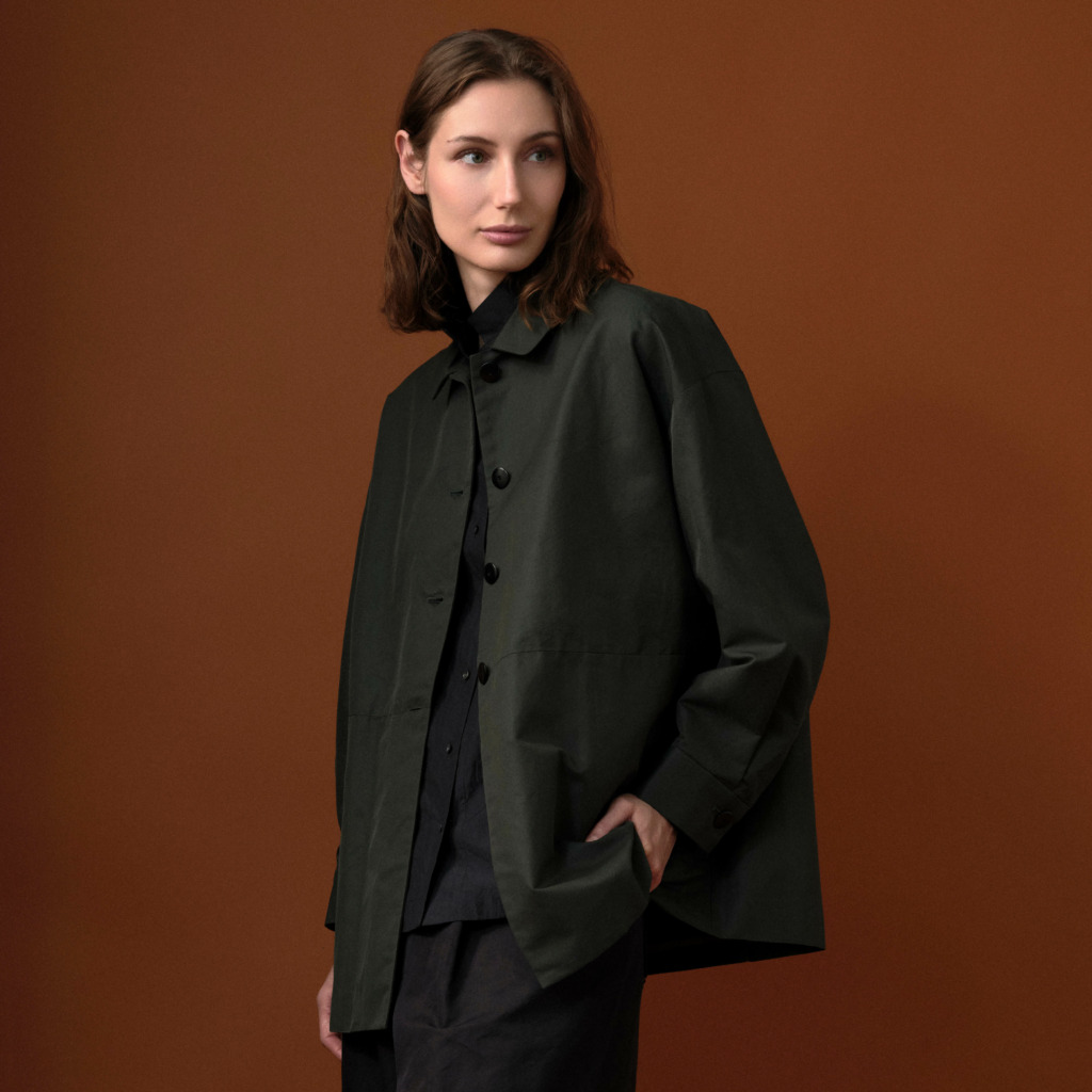 ARTS&SCIENCE women’s minimalist outerwear in dark green, Japanese utility style